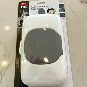 OXO NWT wipes dispenser